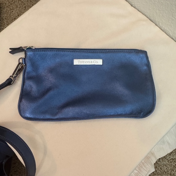 AUTHENTIC Tiffany & Co reversible purse with cosmetic pouch and shoulder strap - Picture 7 of 13